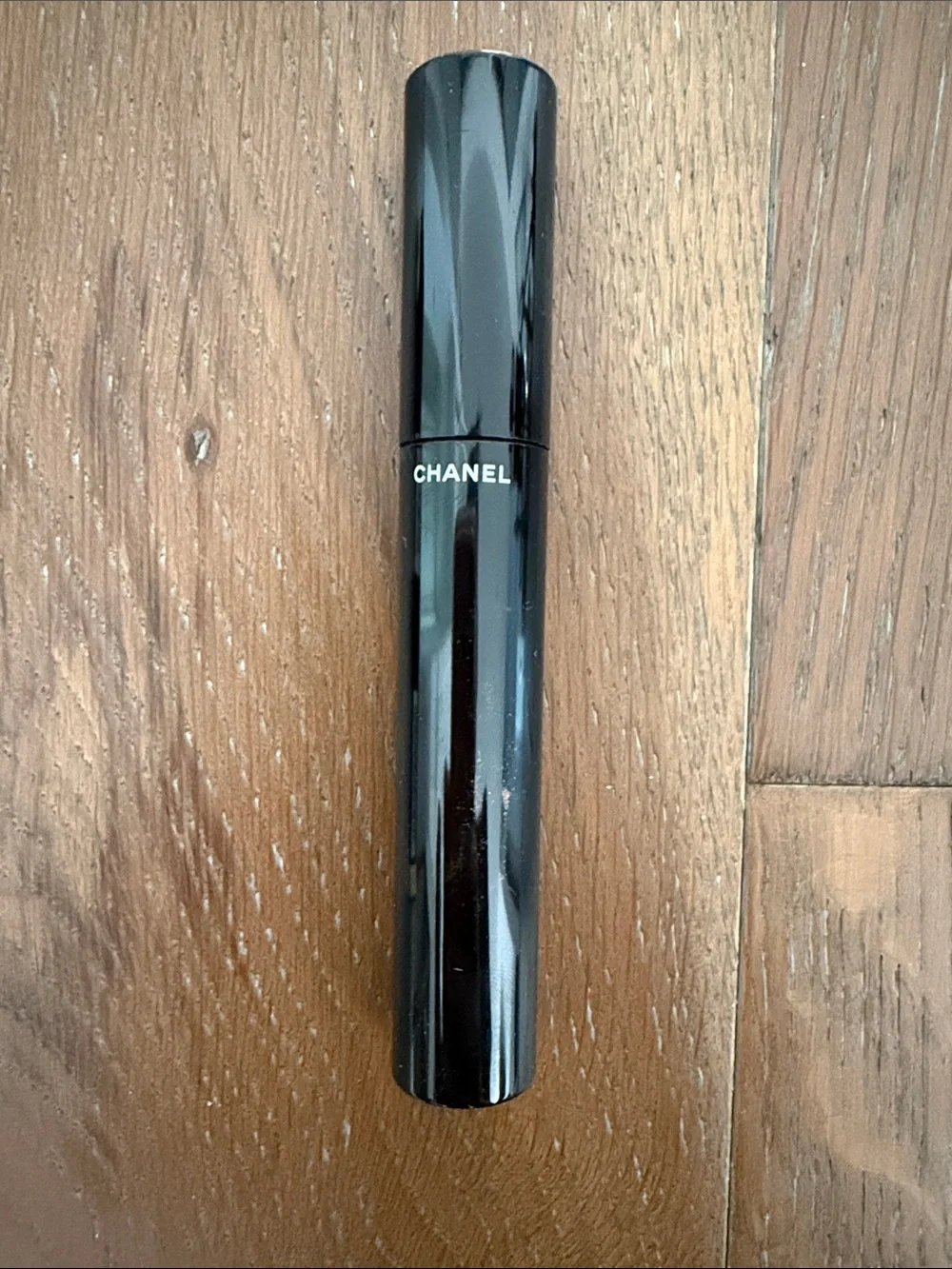 CHANEL Mascara Le Volume de Chanel in Noir – Black & Gold Packaging